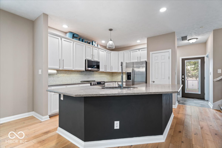 Listing Image 19