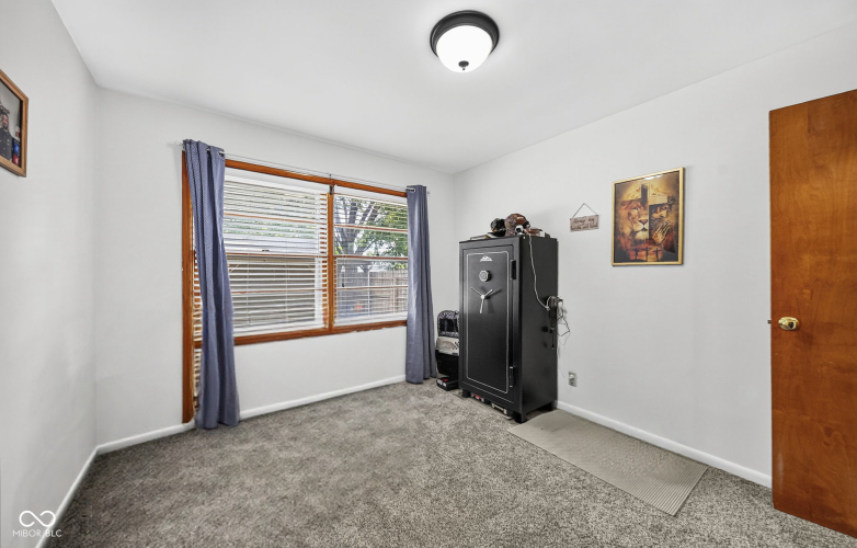 Listing Image 17