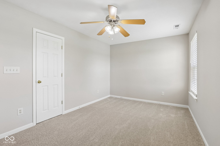 Listing Image 37