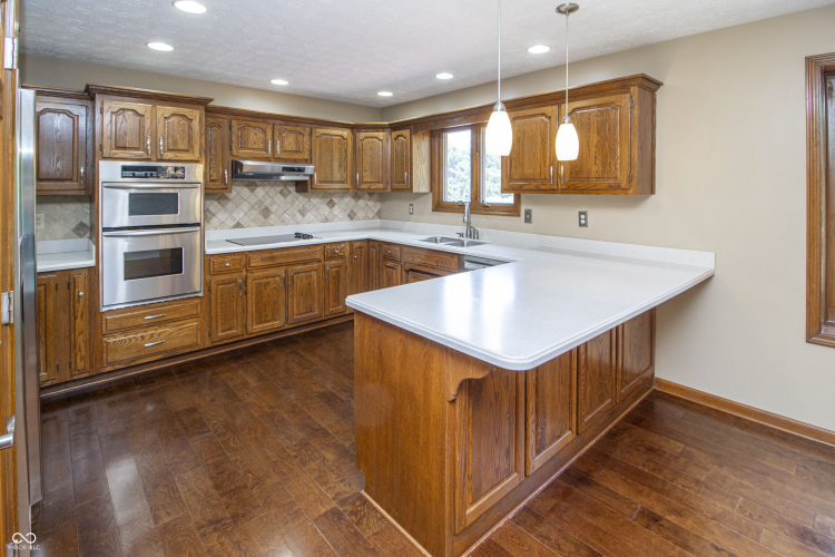 Listing Image 9