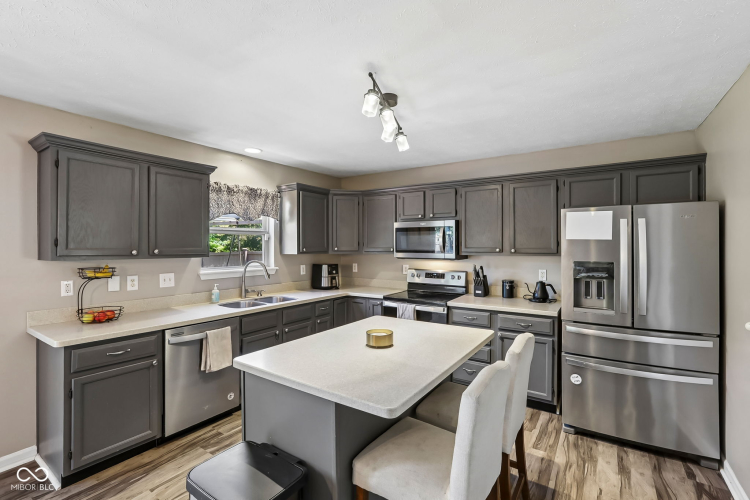 Listing Image 15