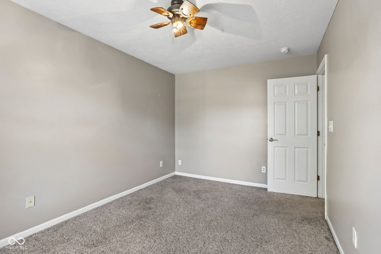 Listing Image 28