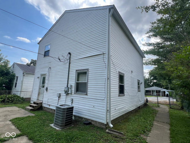 Listing Image 6