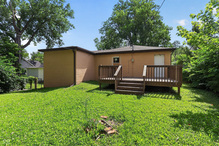 Listing Image 4