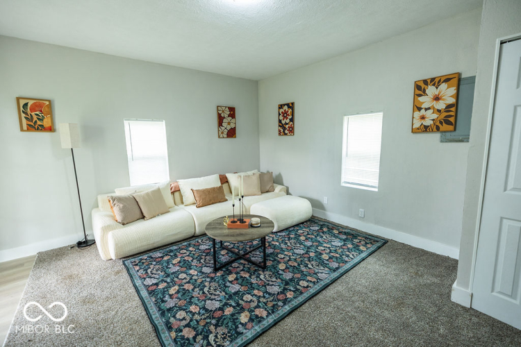 Listing Image 6