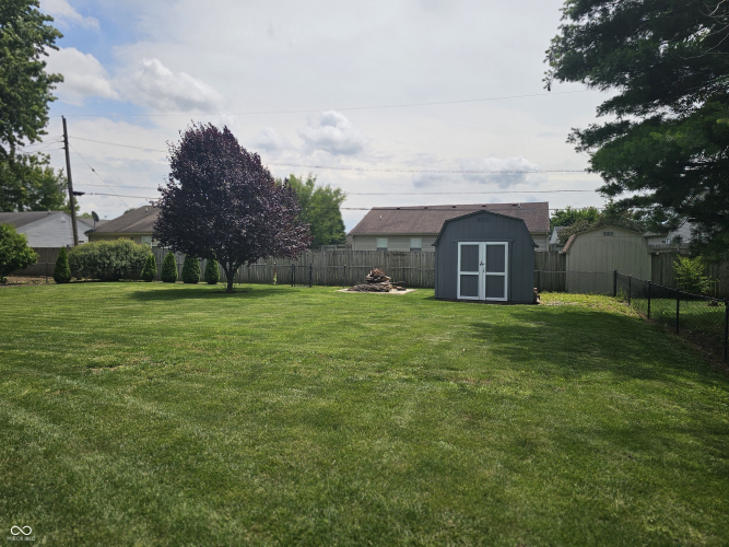 Listing Image 4