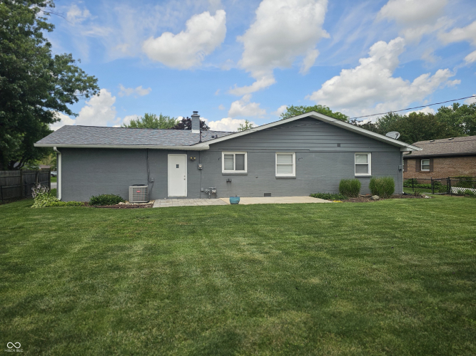 Listing Image 6