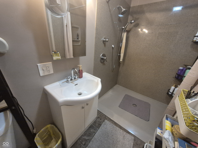 Listing Image 17