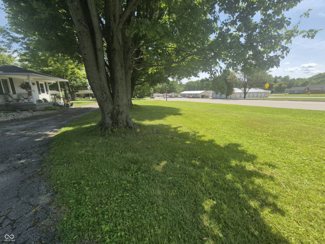 Listing Image 4