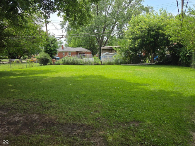 Listing Image 4