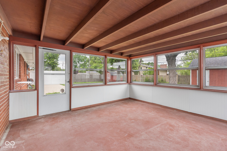 Listing Image 20