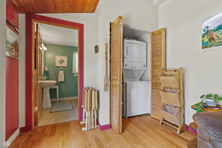 Listing Image 18