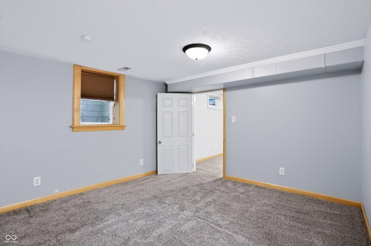 Listing Image 28