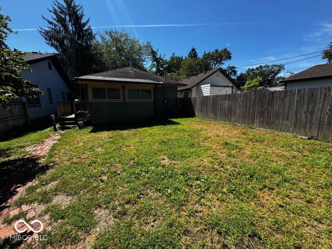 Listing Image 11