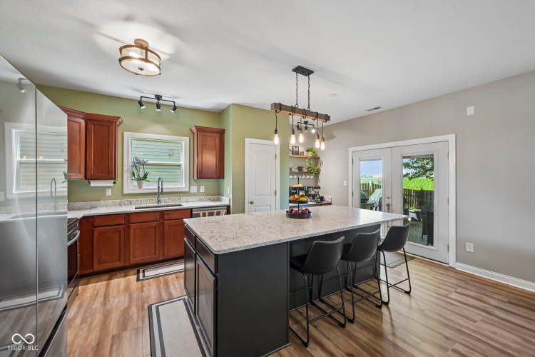 Listing Image 15
