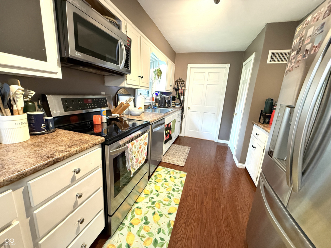 Listing Image 7