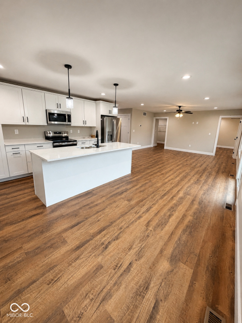 Listing Image 13