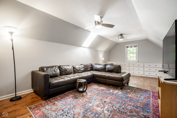 Listing Image 25