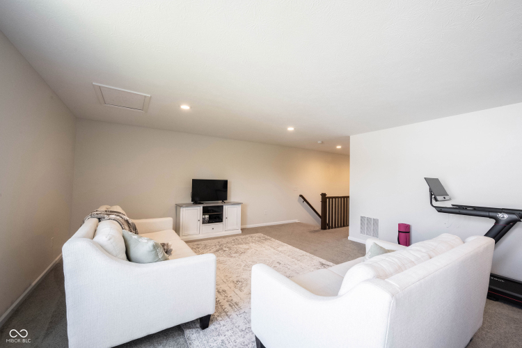 Listing Image 53