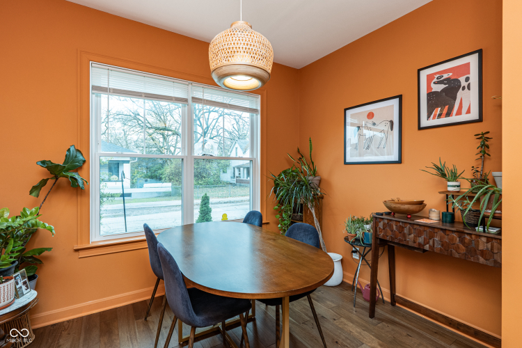 Listing Image 12