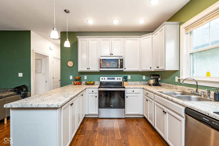 Listing Image 15