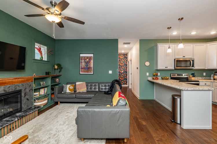 Listing Image 5