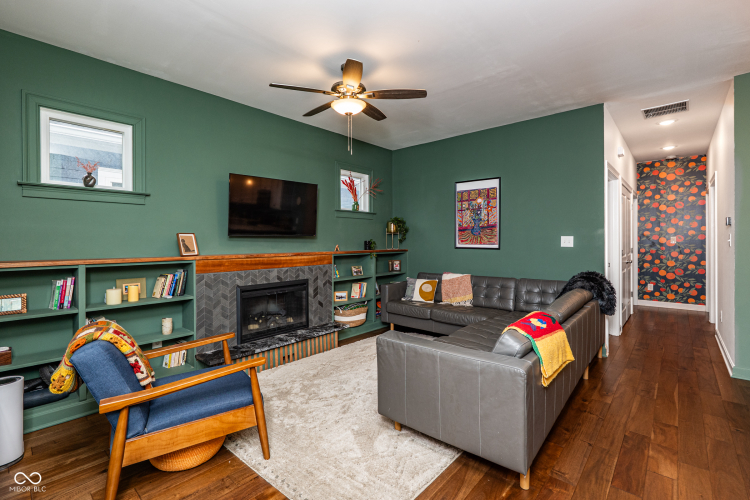 Listing Image 7