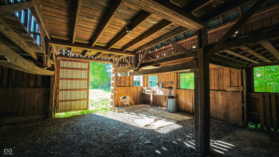 Listing Image 9