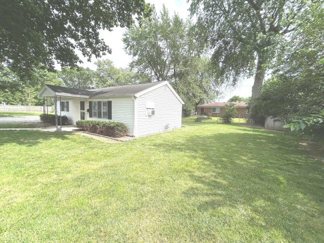 Listing Image 4