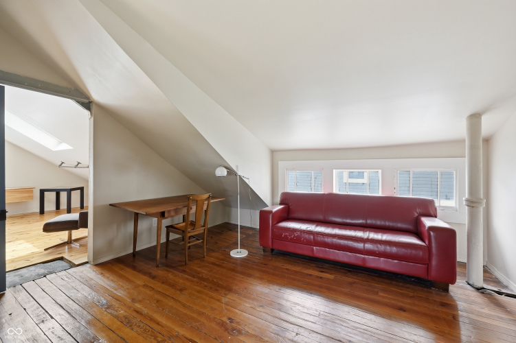 Listing Image 18