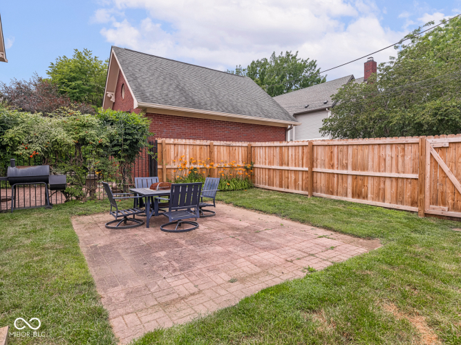 Listing Image 5