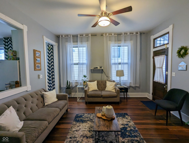 Listing Image 6