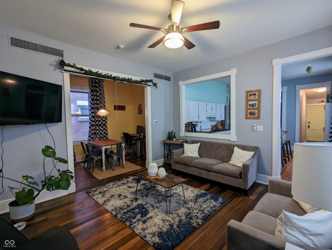 Listing Image 7