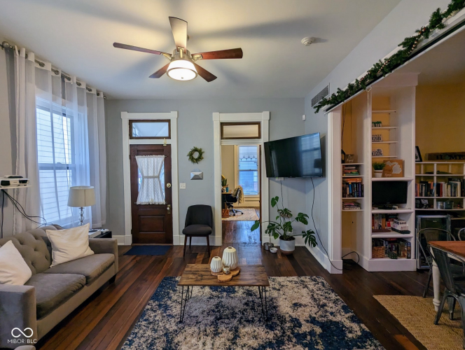 Listing Image 8