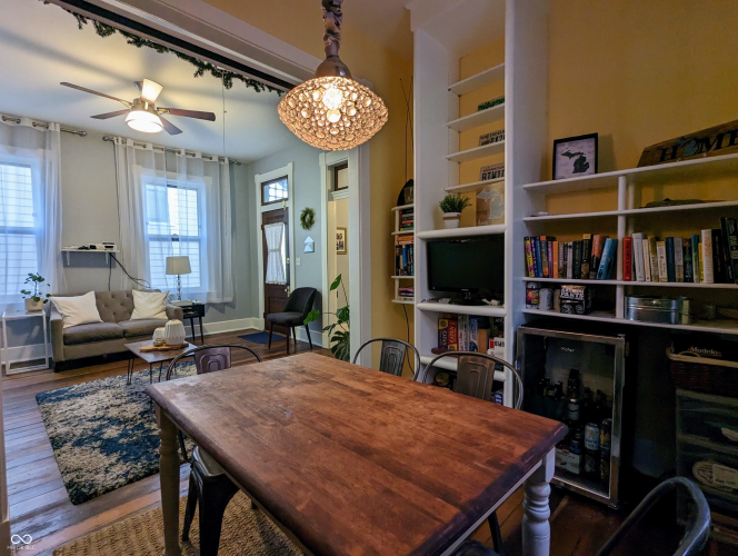Listing Image 10