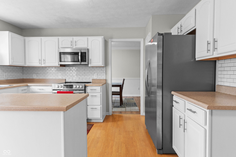 Listing Image 13