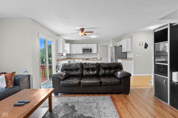 Listing Image 17
