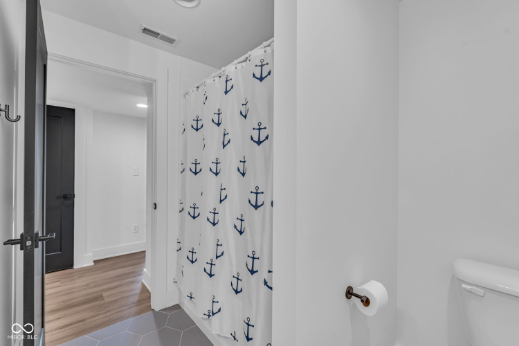 Listing Image 59
