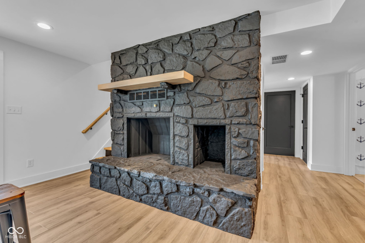 Listing Image 62