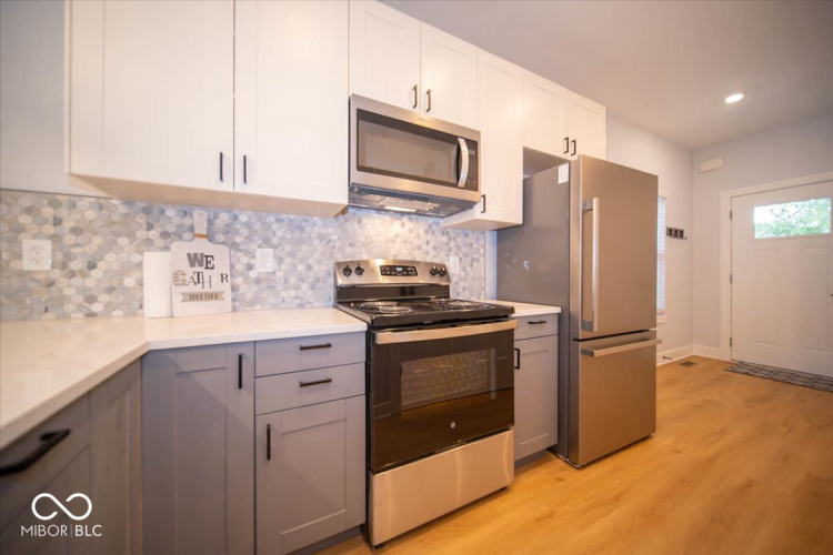 Listing Image 6