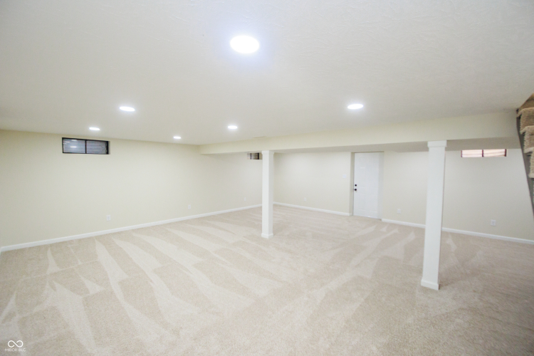 Listing Image 52