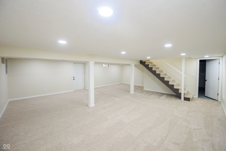Listing Image 54