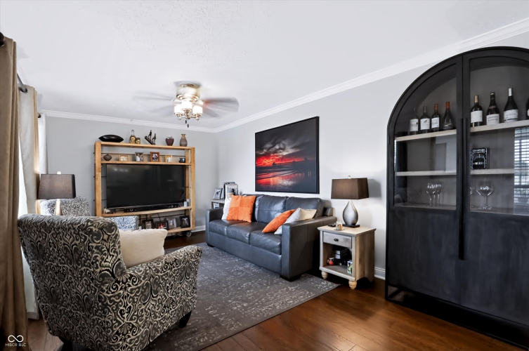 Listing Image 15