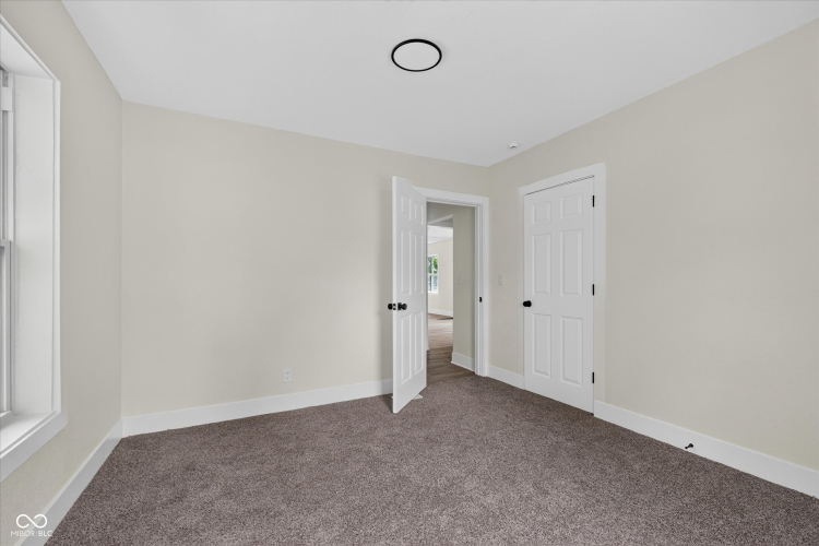 Listing Image 34