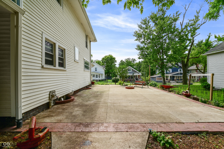 Listing Image 8