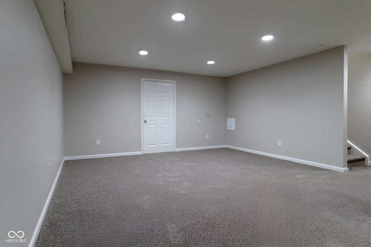 Listing Image 52