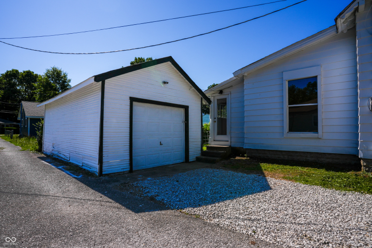 Listing Image 32