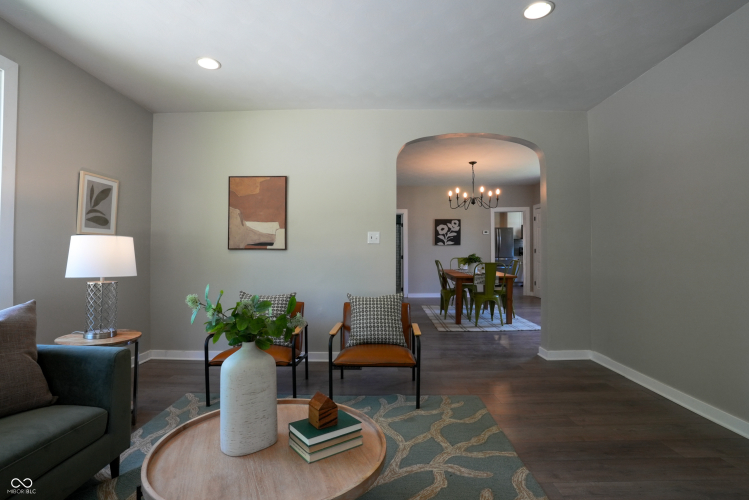 Listing Image 10
