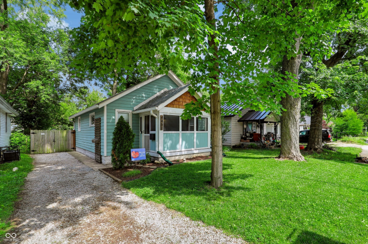 Listing Image 3