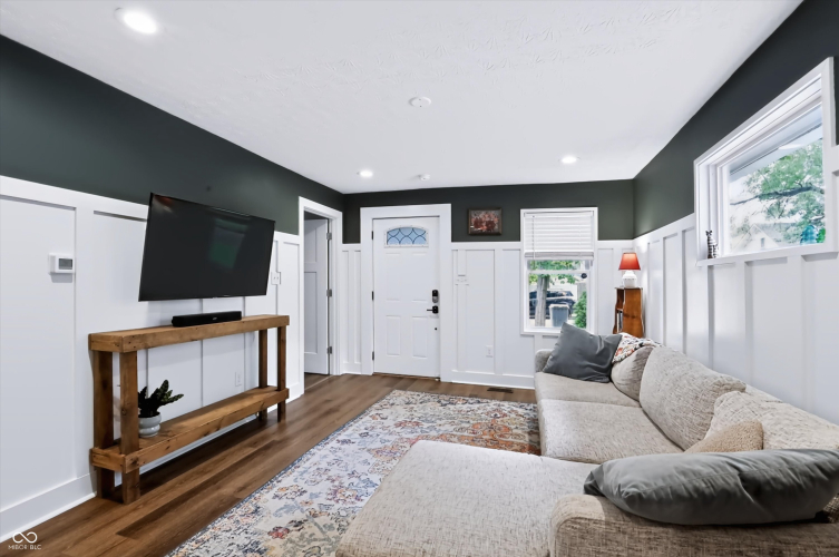 Listing Image 6